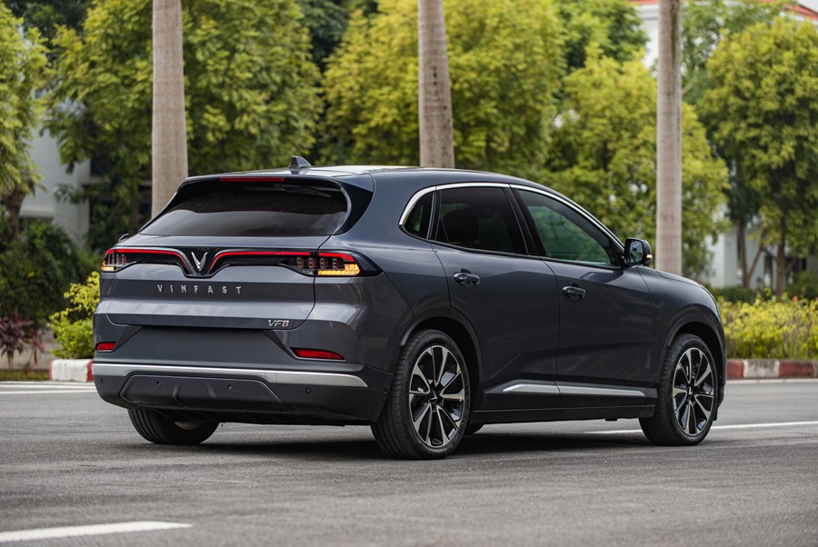 lần đầu tiên được công bố tại triển lãm Los Angeles Auto Show năm 2021
